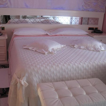 מרינה די מסה Hotel Matilde מראה חיצוני תמונה