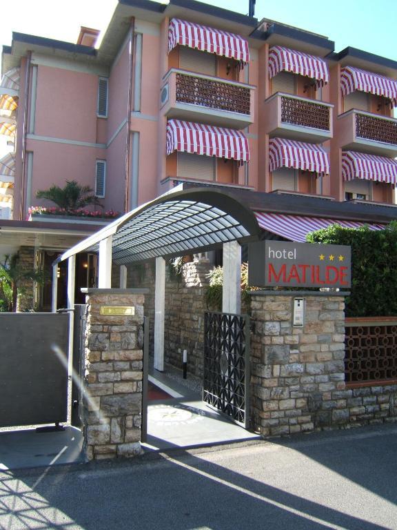 מרינה די מסה Hotel Matilde מראה חיצוני תמונה