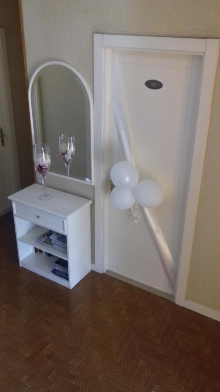 מרינה די מסה Hotel Matilde מראה חיצוני תמונה
