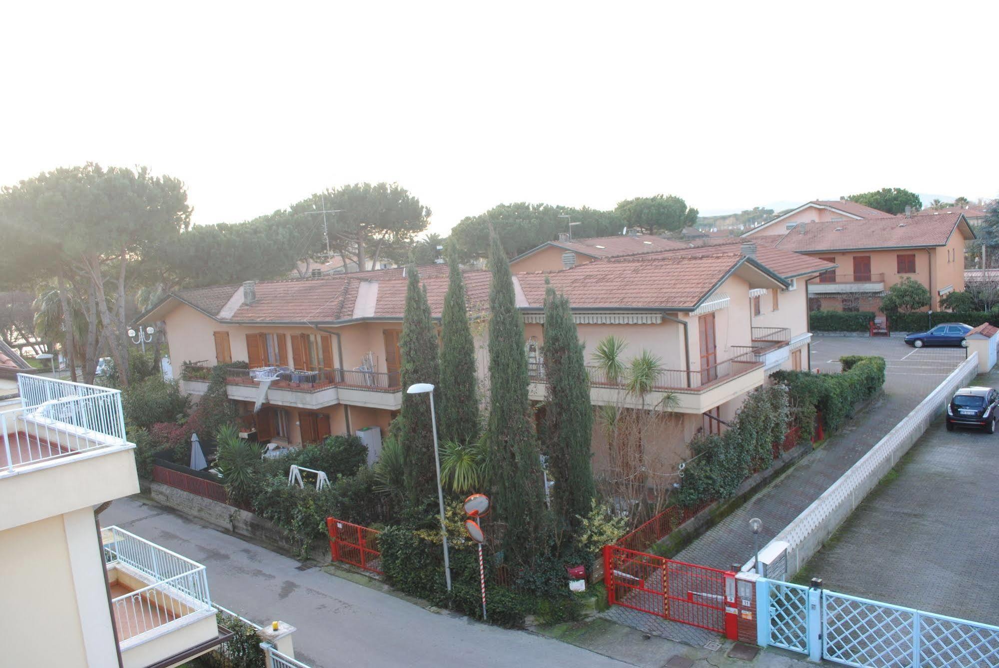 מרינה די מסה Hotel Matilde מראה חיצוני תמונה