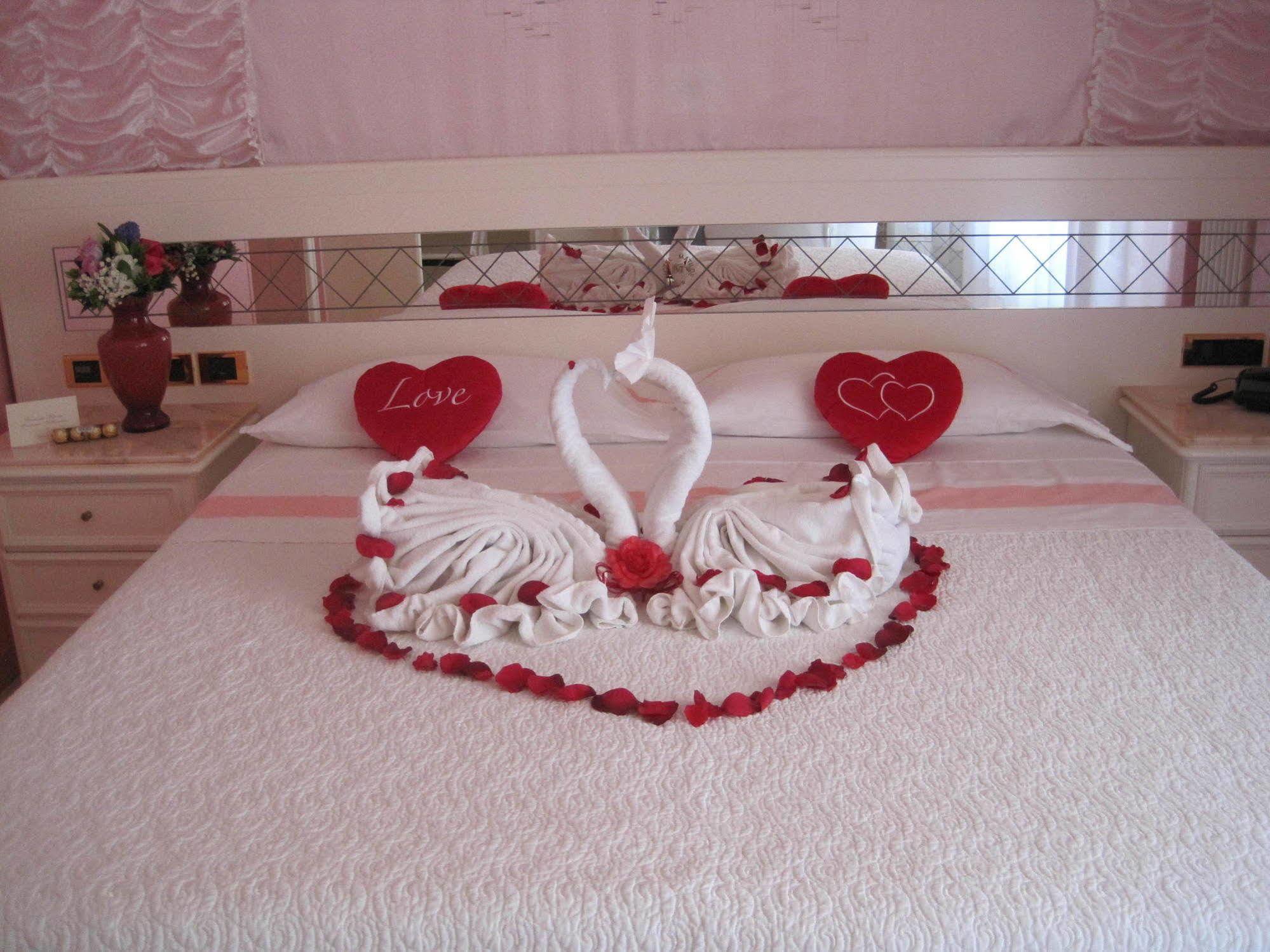 מרינה די מסה Hotel Matilde מראה חיצוני תמונה