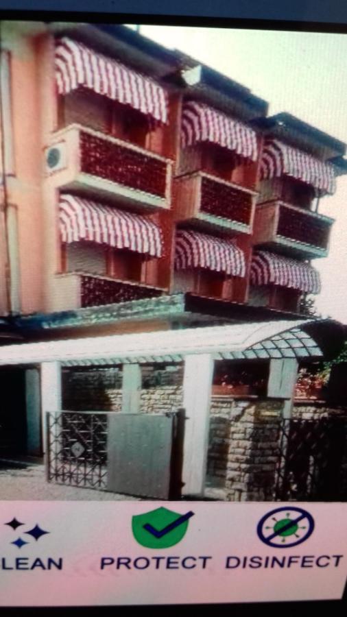 מרינה די מסה Hotel Matilde מראה חיצוני תמונה
